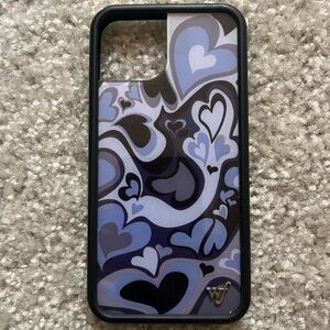 Wavy Heart Pattern Phone Case - Black and Blue
